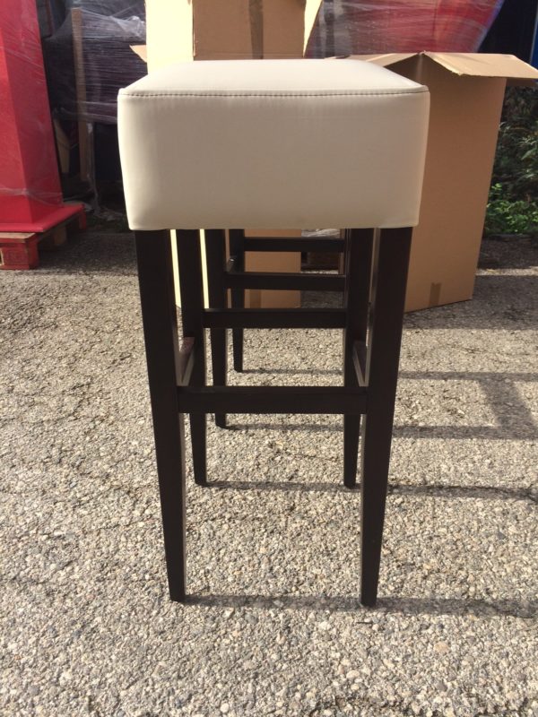 BOSTON, tabouret de bar sans dossier en bois wengé